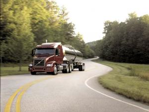 2004 Volvo VNM 630